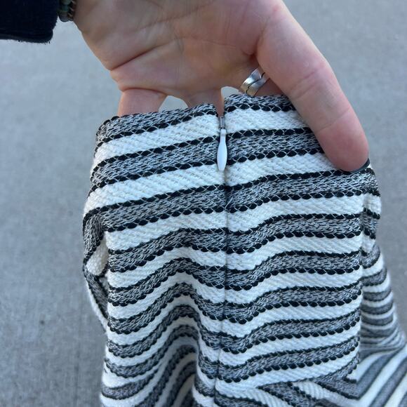 Loft Black White Woven Tweed Stripe Geometric A-Line Mini Skirt NWT Size LARGE - Picture 3 of 7
